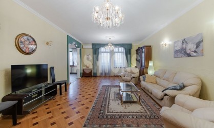 Rent a 3-room apartment on Tverskaya street